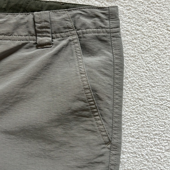 North Face Shorts. - Picture 3 of 8
